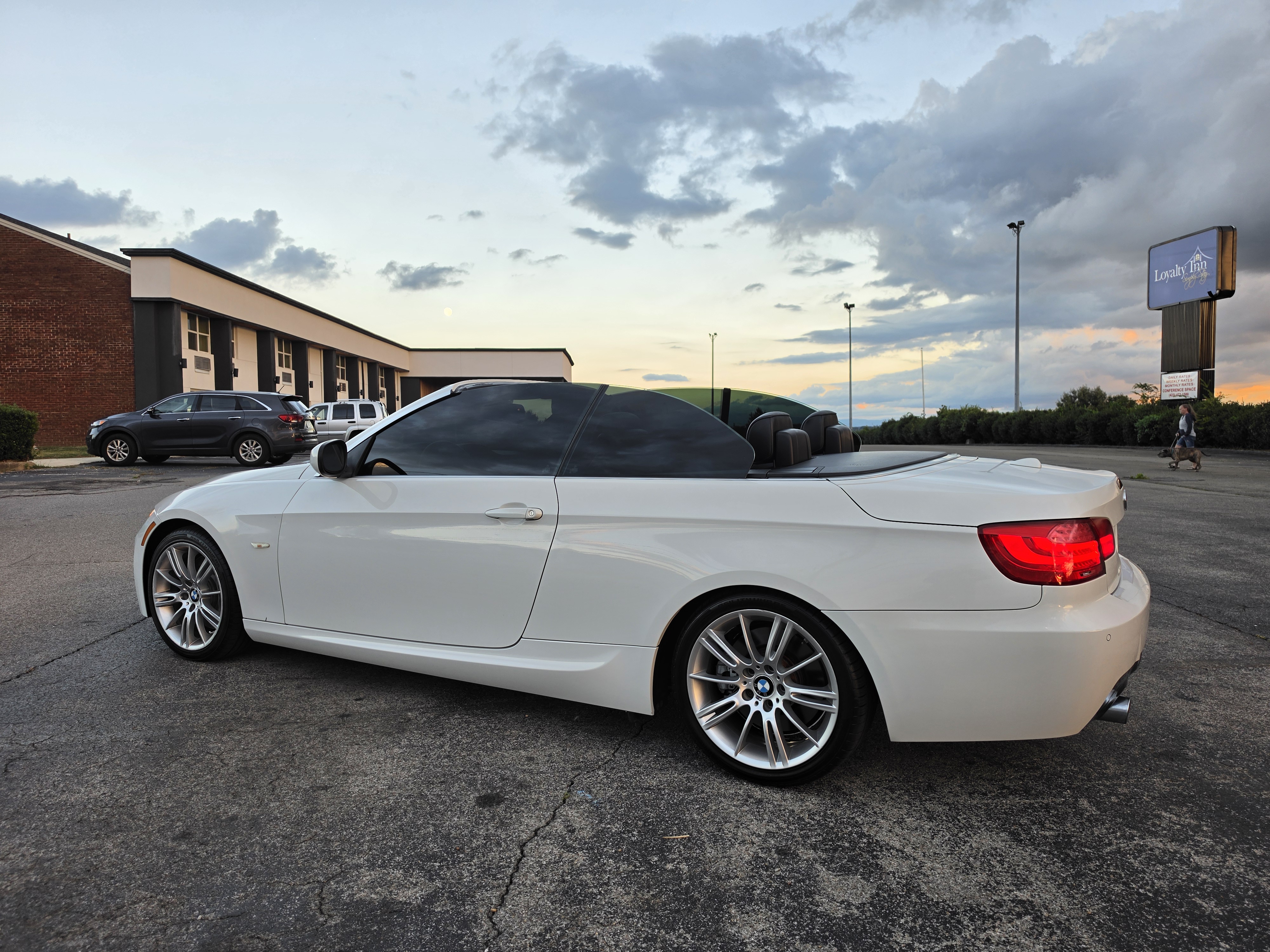 2013 BMW 3 Series thumbnail 24
